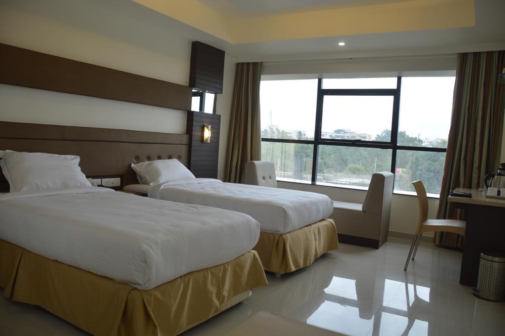 Swagath Grand Suchitra Hotel Hyderabad Room photo