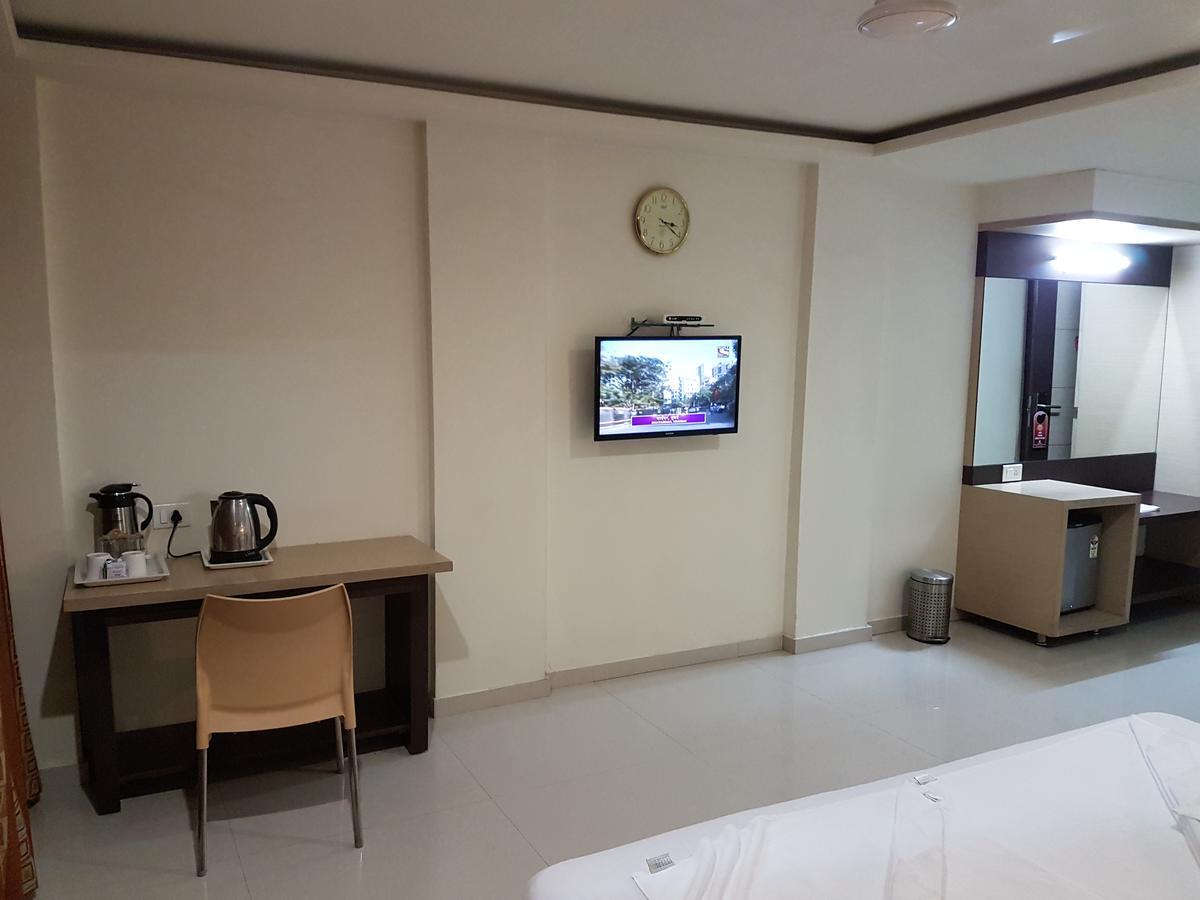 Swagath Grand Suchitra Hotel Hyderabad Exterior photo